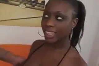 Позволила засадить в свою круглую,