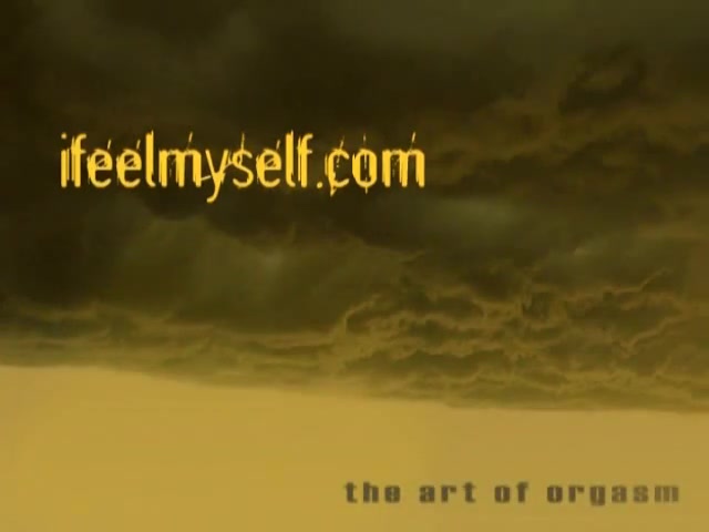 Сестра просит брата посмотреть как она мастурбирует