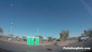 Фото №3 - На скрытую камеру в туалетной кабинке сикают молодые писи