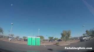 Фото №4 - На скрытую камеру в туалетной кабинке сикают молодые писи