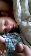 Трахает спящую сестру. Брат снимет на камеру как трахает спящую сестру