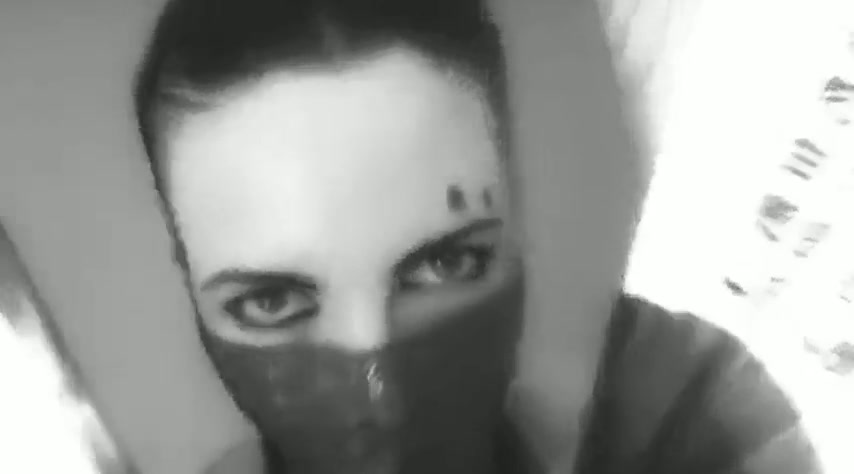 Фото №2 - Блонди в розовом лифчике пришла на кастинг