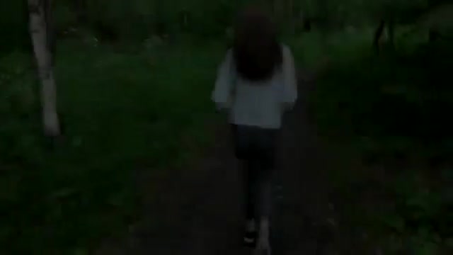 Парниша проник толстым членом в узкую пизду