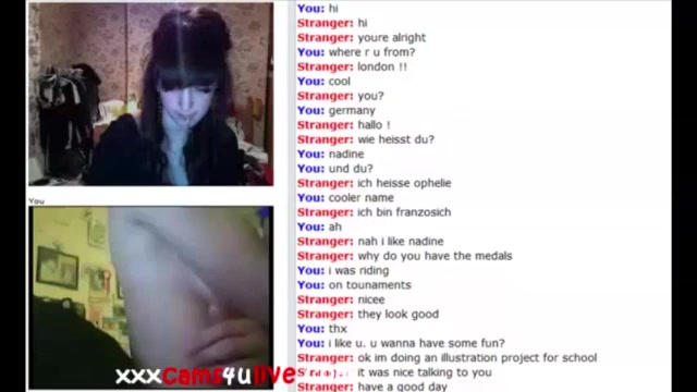 Фото №1 - Девушка с боьшой заднице мастурбирует на веб камеру большую пизду