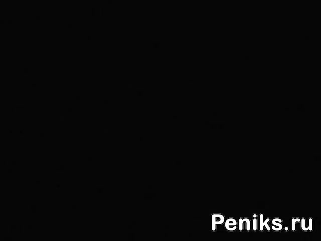 Сперма из члена медленно вытекает в рот